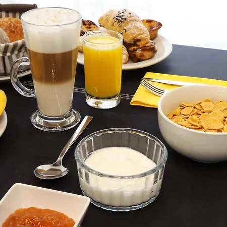 Gæstehus Ride Surf & Peniche Ferrel (Leiria)