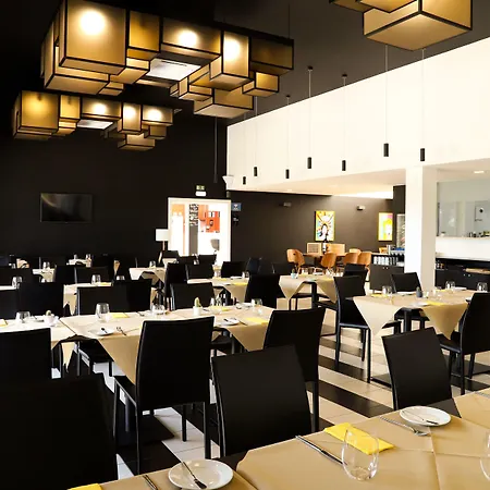 Гостевой дом Ride Surf & Peniche Феррел