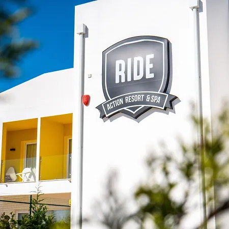Ride Surf & Peniche Pensión Ferrel (Leiria)