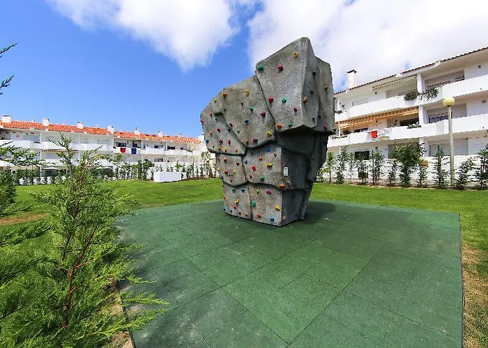 Πανσιόν Ride Surf & Peniche Ferrel (Leiria)