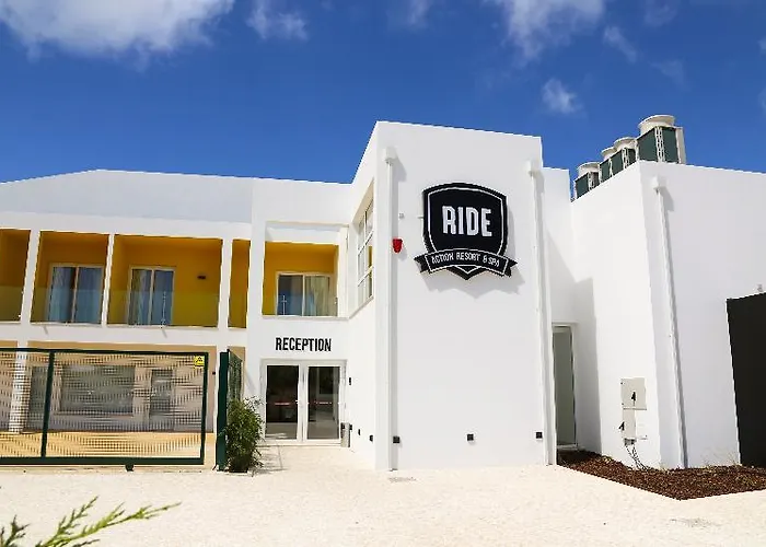 Ride Surf & Peniche Πανσιόν